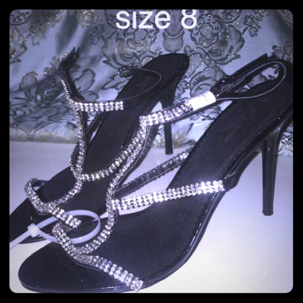 NEW!!!!!!! Beautiful Heels